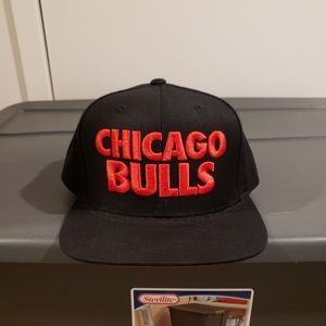 MITCHELL & NESS CHICAGO SNAPBACK HAT